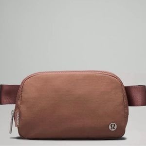 NWOT Lululemon Everywhere Belt Bag